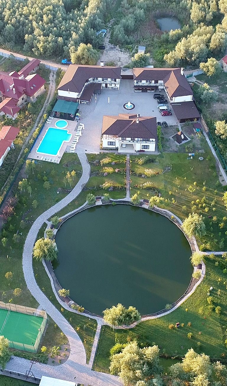Mayami Club — заміський комплекс відпочинку на Дністрі 1