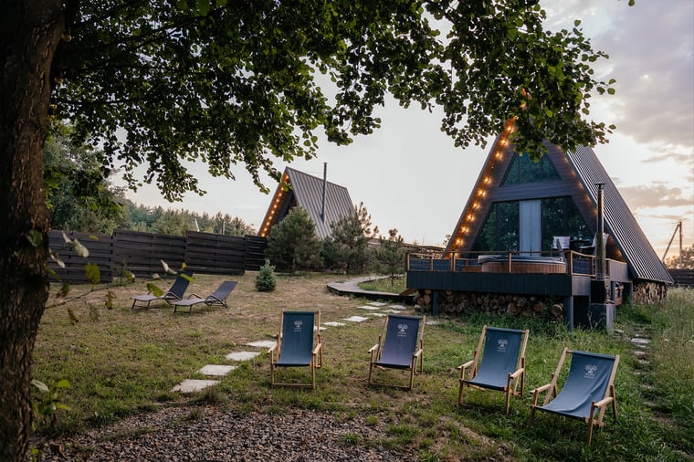 Глемпінг «Голубе озеро» — намети біля трьох озер 1